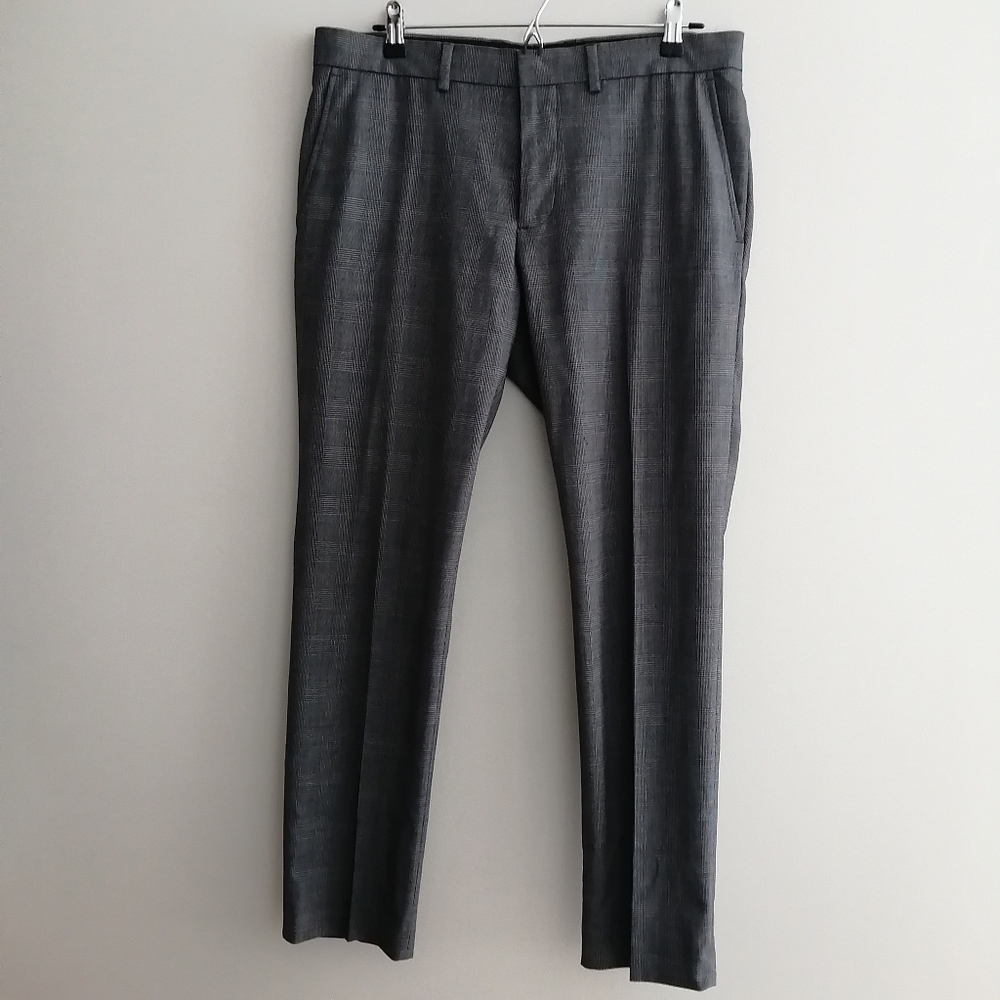 Calvin Klein Men's Skinny Fit Dress Pants Gray Black Plaid 32x30